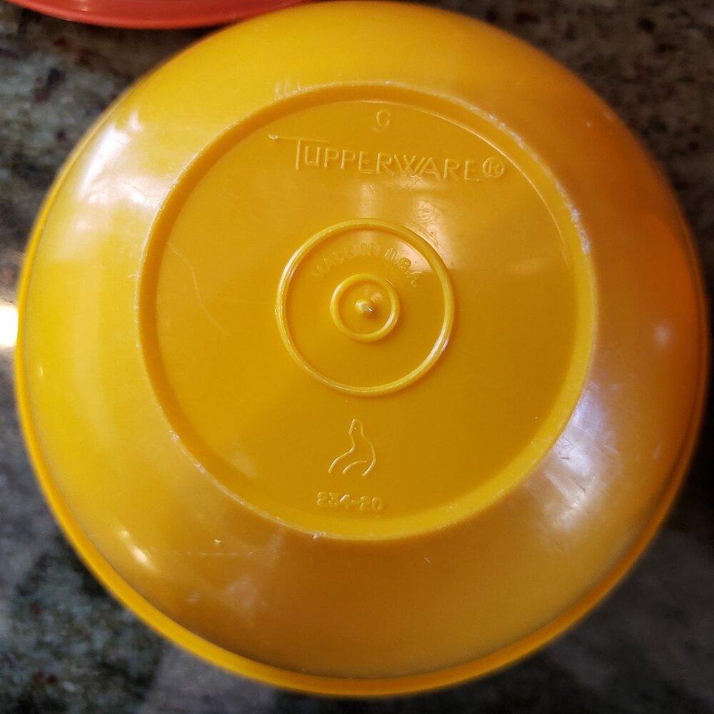 Vintage  Tupperware Bowls Set of 4 - Picture 9 of 12